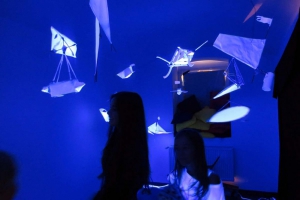 Kunstlicht_Schulen_Gy-Betzdorf_Schwarzlicht-1