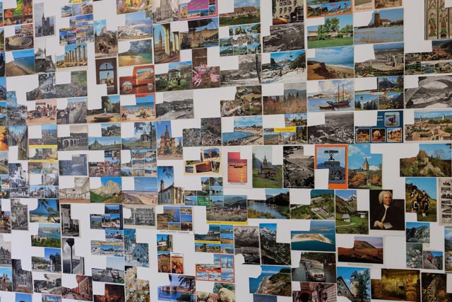 PaperPolice_1,5 der Welt fehlt, Postkarten-Installation_2015 (2)